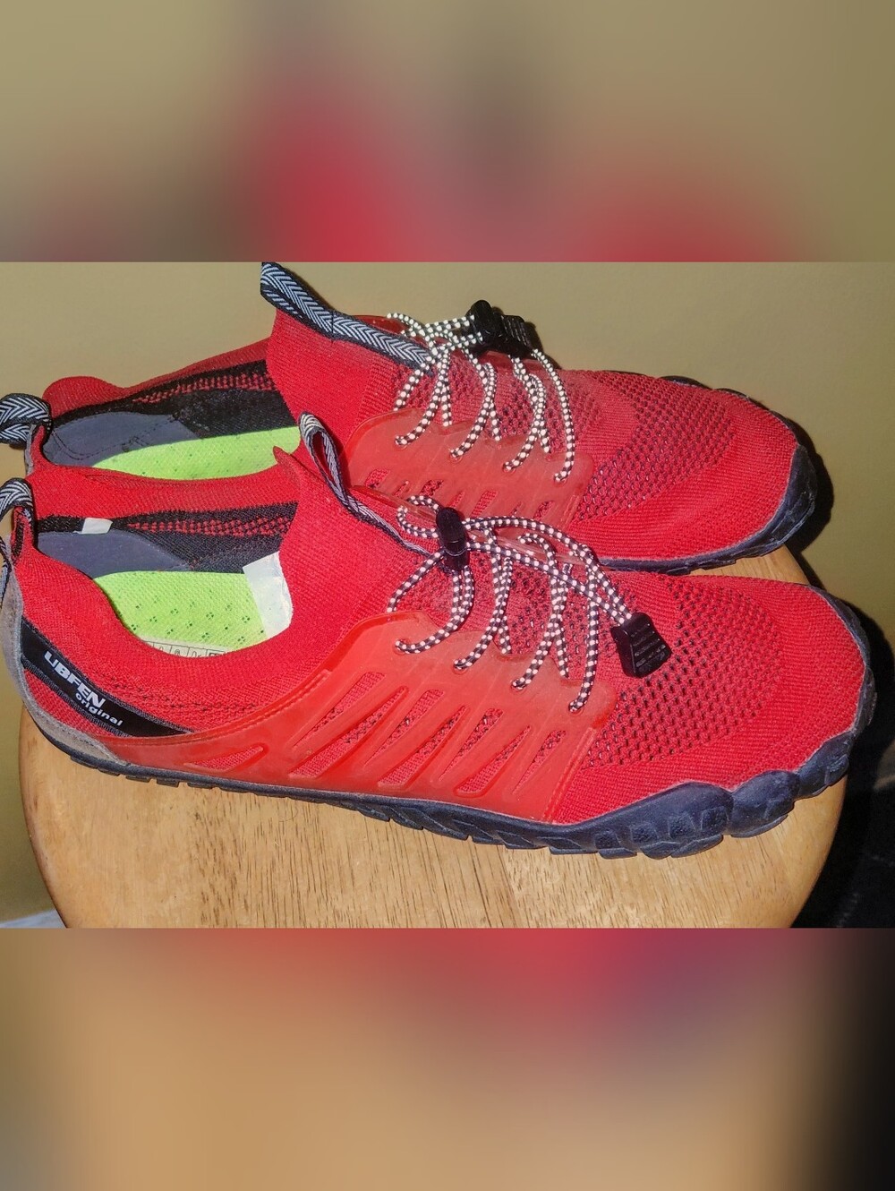 Men's Red Mesh Athletic Trainers with Quick-Adjust Lacing